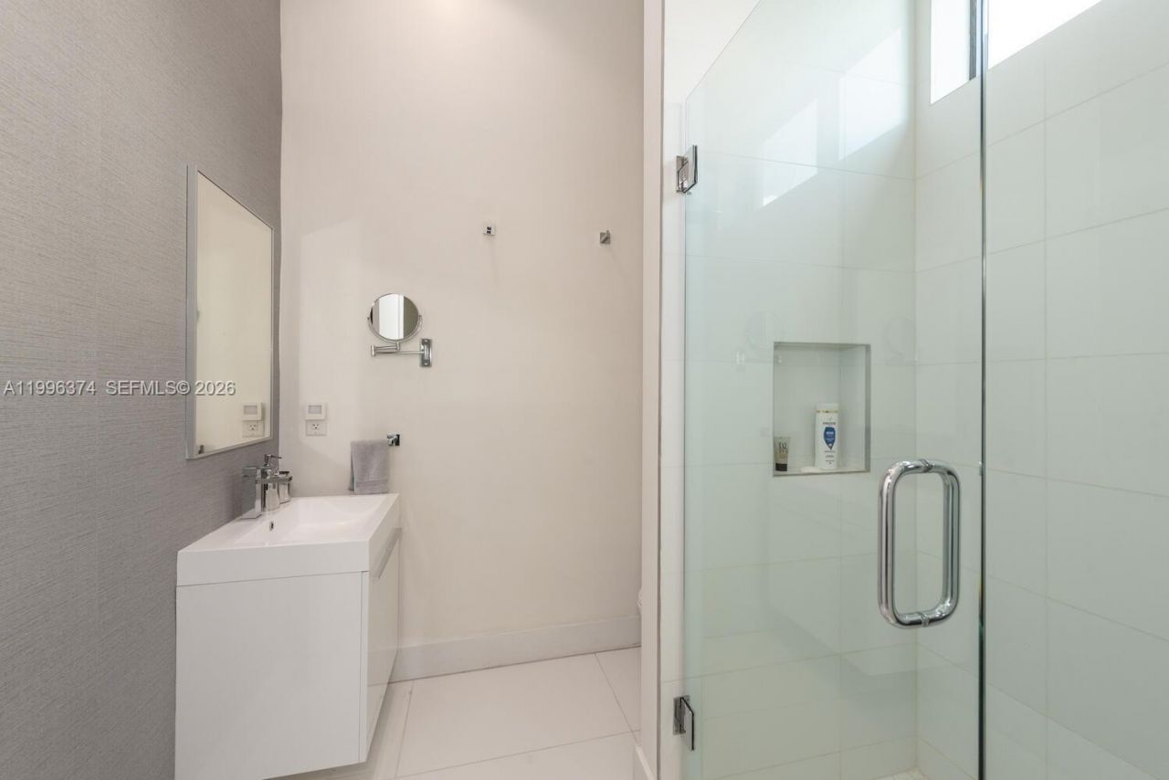 13145 Coronado Ln , North Miami, FL 33181 Photo