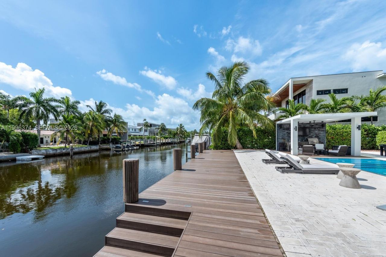 13145 Coronado Ln , North Miami, FL 33181 Photo