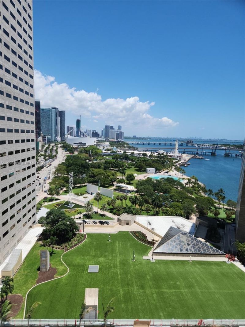 325 S Biscayne Blvd , Unit 2220, Miami, FL 33131 Photo