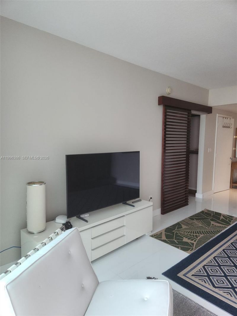 325 S Biscayne Blvd , Unit 2220, Miami, FL 33131 Photo