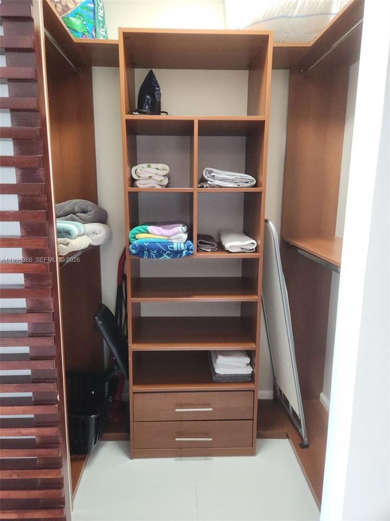 325 S Biscayne Blvd , Unit 2220, Miami, FL 33131 Photo