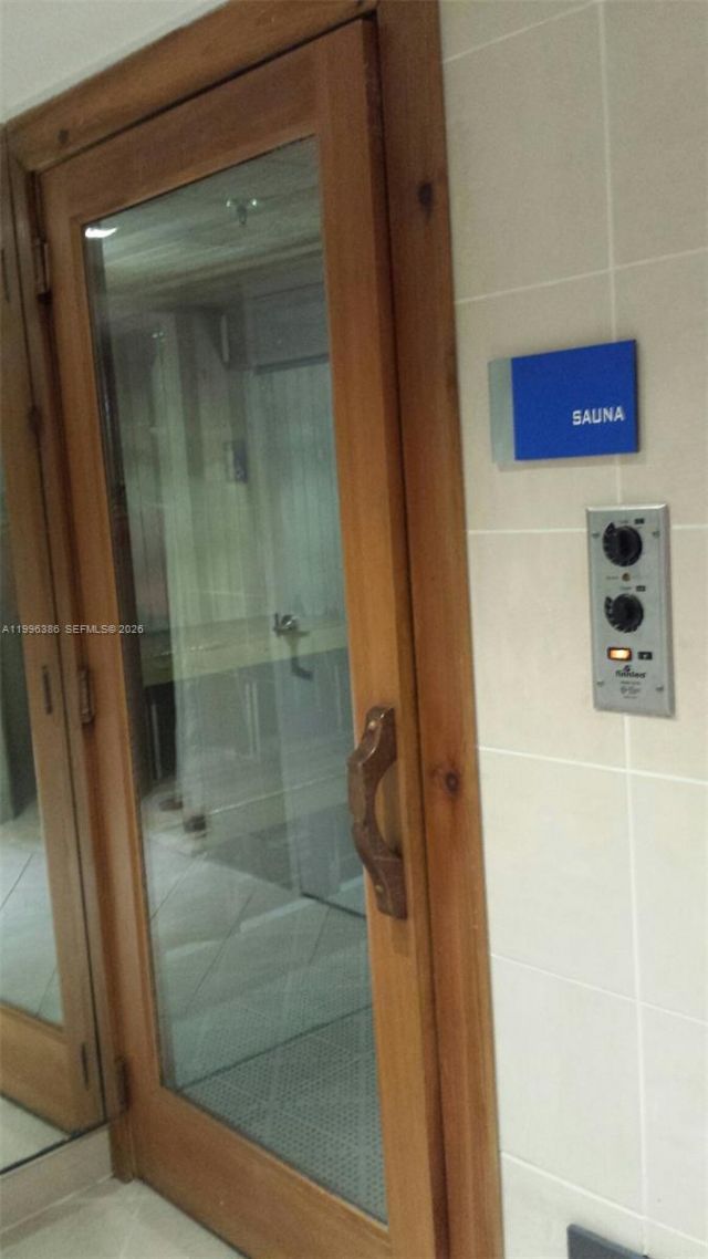 325 S Biscayne Blvd , Unit 2220, Miami, FL 33131 Photo