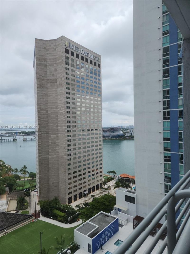 325 S Biscayne Blvd , Unit 2220, Miami, FL 33131 Photo