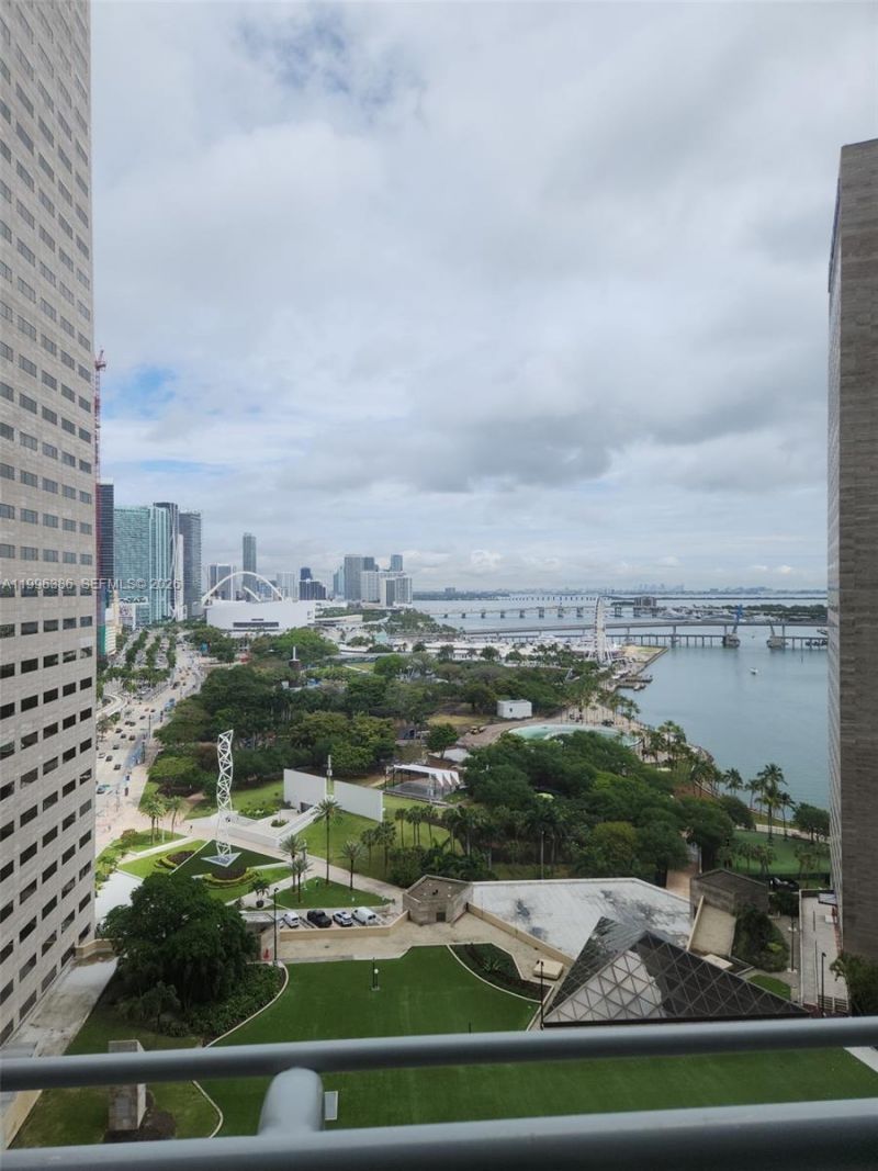 325 S Biscayne Blvd , Unit 2220, Miami, FL 33131 Photo