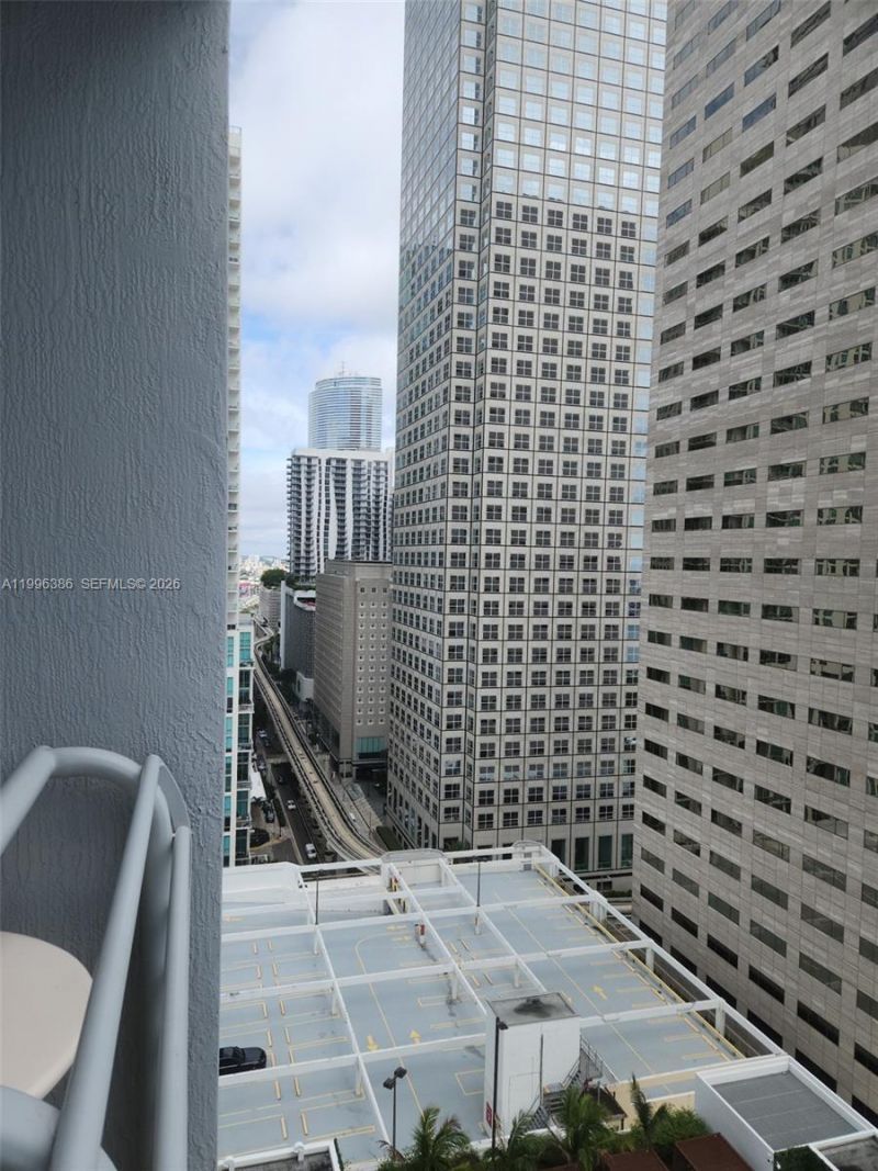 325 S Biscayne Blvd , Unit 2220, Miami, FL 33131 Photo