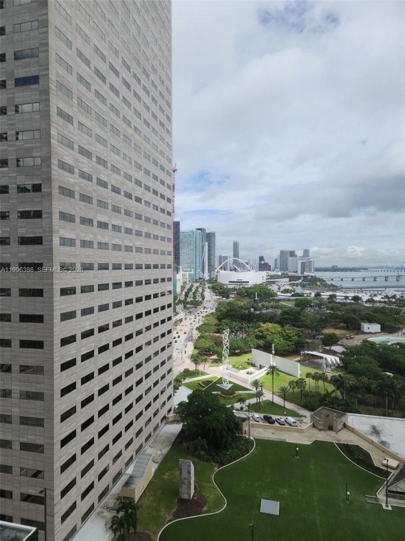 325 S Biscayne Blvd , Unit 2220, Miami, FL 33131 Photo