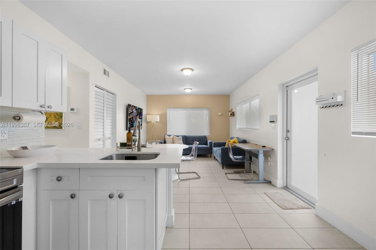 1286 NE 109th St, Unit 1, Miami, FL 33161 Photo