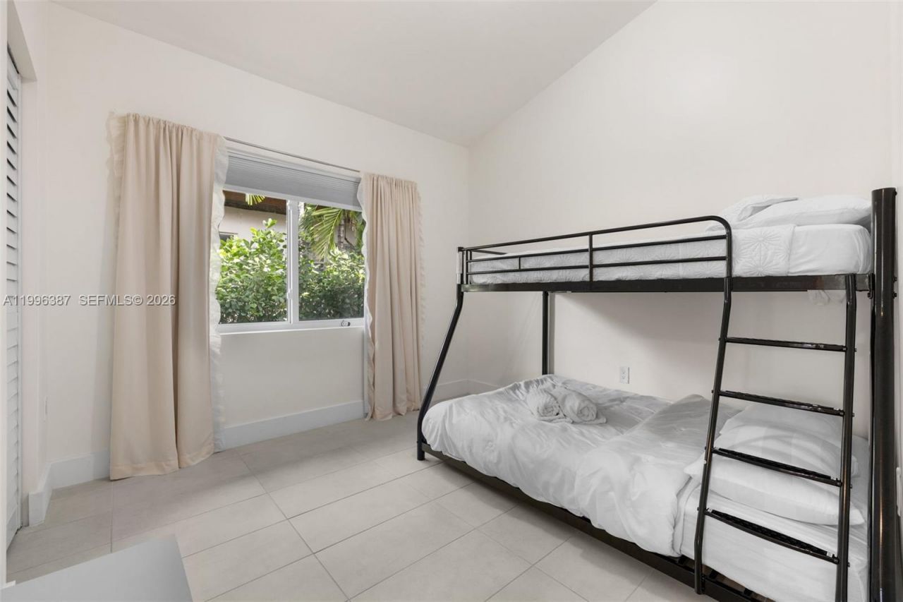 1286 NE 109th St, Unit 1, Miami, FL 33161 Photo