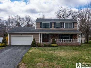 32 University Park, Fredonia, NY 14063