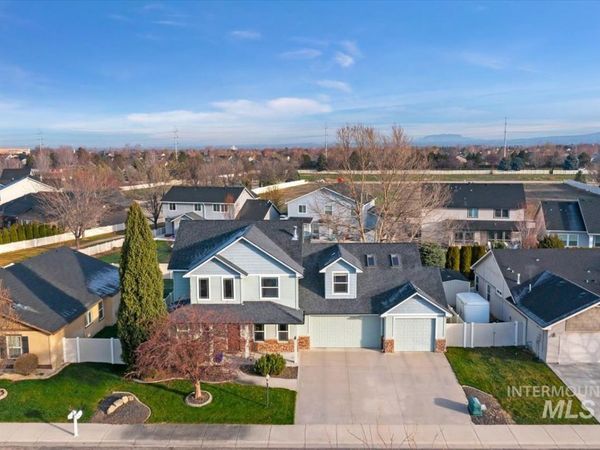 514 W Black Rock Dr, Meridian, ID 83646