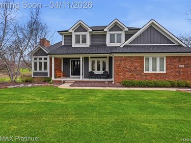 8757 Pebble Creek Drive, Hamburg Twp, MI 48169