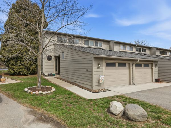 610 Peninsula Court, Ann Arbor, MI 48105