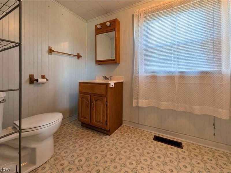 7538 Wolfes Crossing Road SE, Gnadenhutten, OH 44629 Photo 14