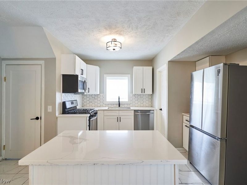 2111 Wascana Avenue , Lakewood, OH 44107 Photo 11