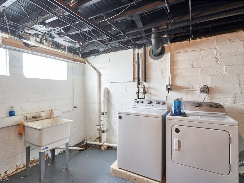 2111 Wascana Avenue , Lakewood, OH 44107 Photo 25