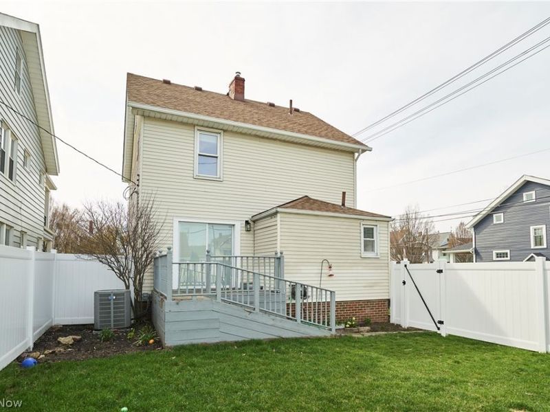 2111 Wascana Avenue , Lakewood, OH 44107 Photo 26