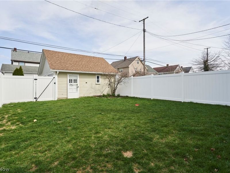 2111 Wascana Avenue , Lakewood, OH 44107 Photo 27