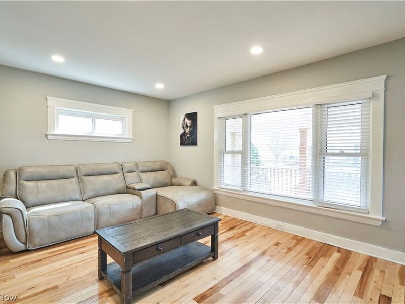 2111 Wascana Avenue , Lakewood, OH 44107 Photo 6