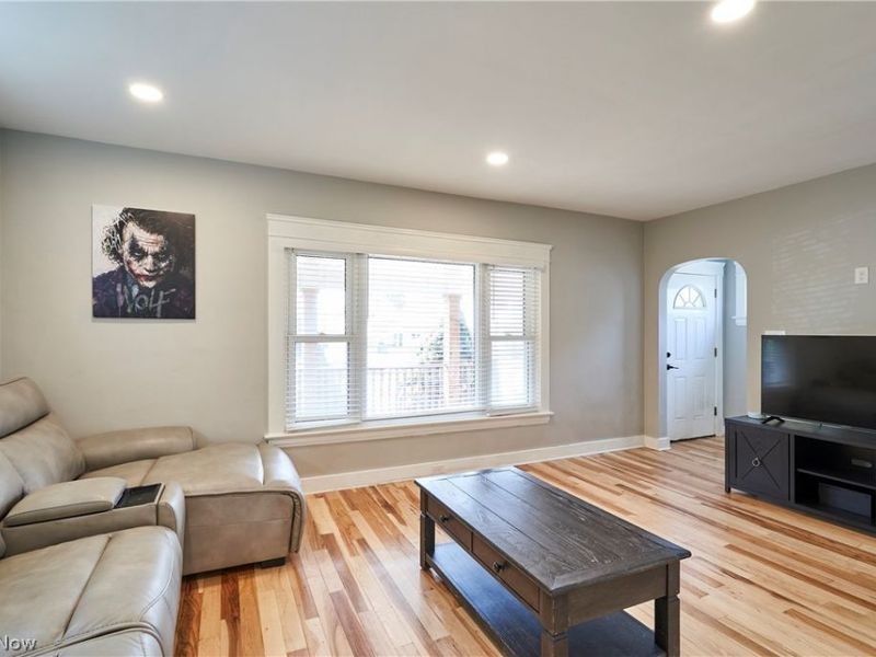 2111 Wascana Avenue , Lakewood, OH 44107 Photo 7