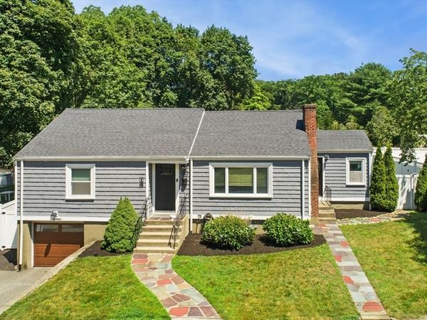 14 Harding Road, Wakefield, MA 01880