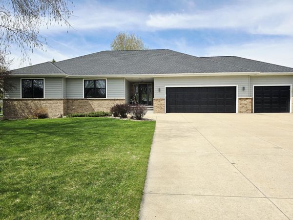 1406 26th Street SW, Austin, MN 55912