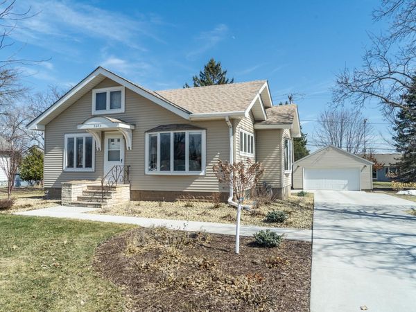 3693 Laverne Avenue N, Lake Elmo, MN 55042