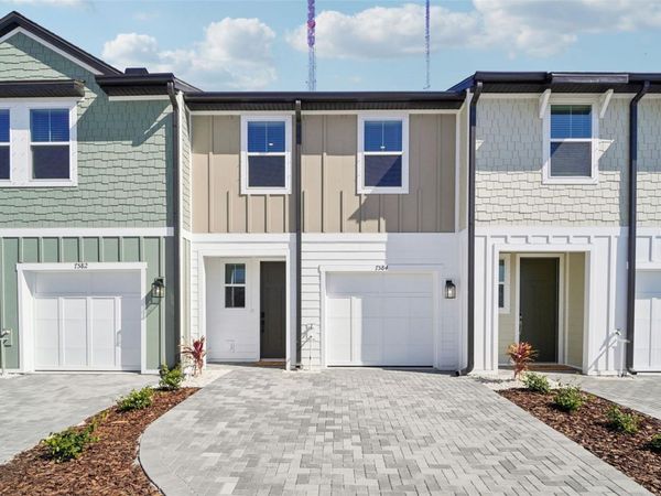 7584 DEER VALLEY CIRCLE , TAMPA, FL 33635