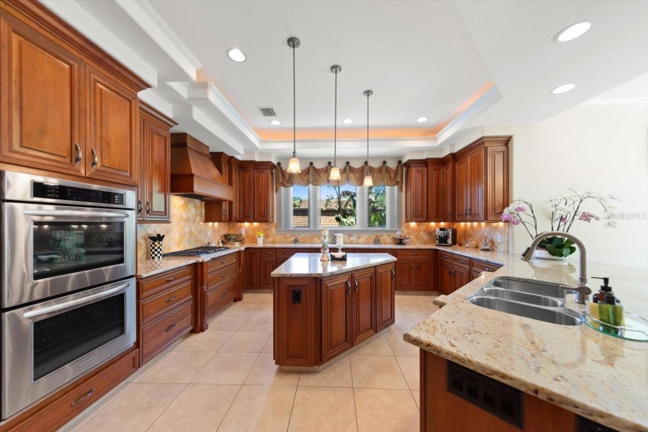 305 Eastleigh Drive, Belleair, FL 33756 Photo