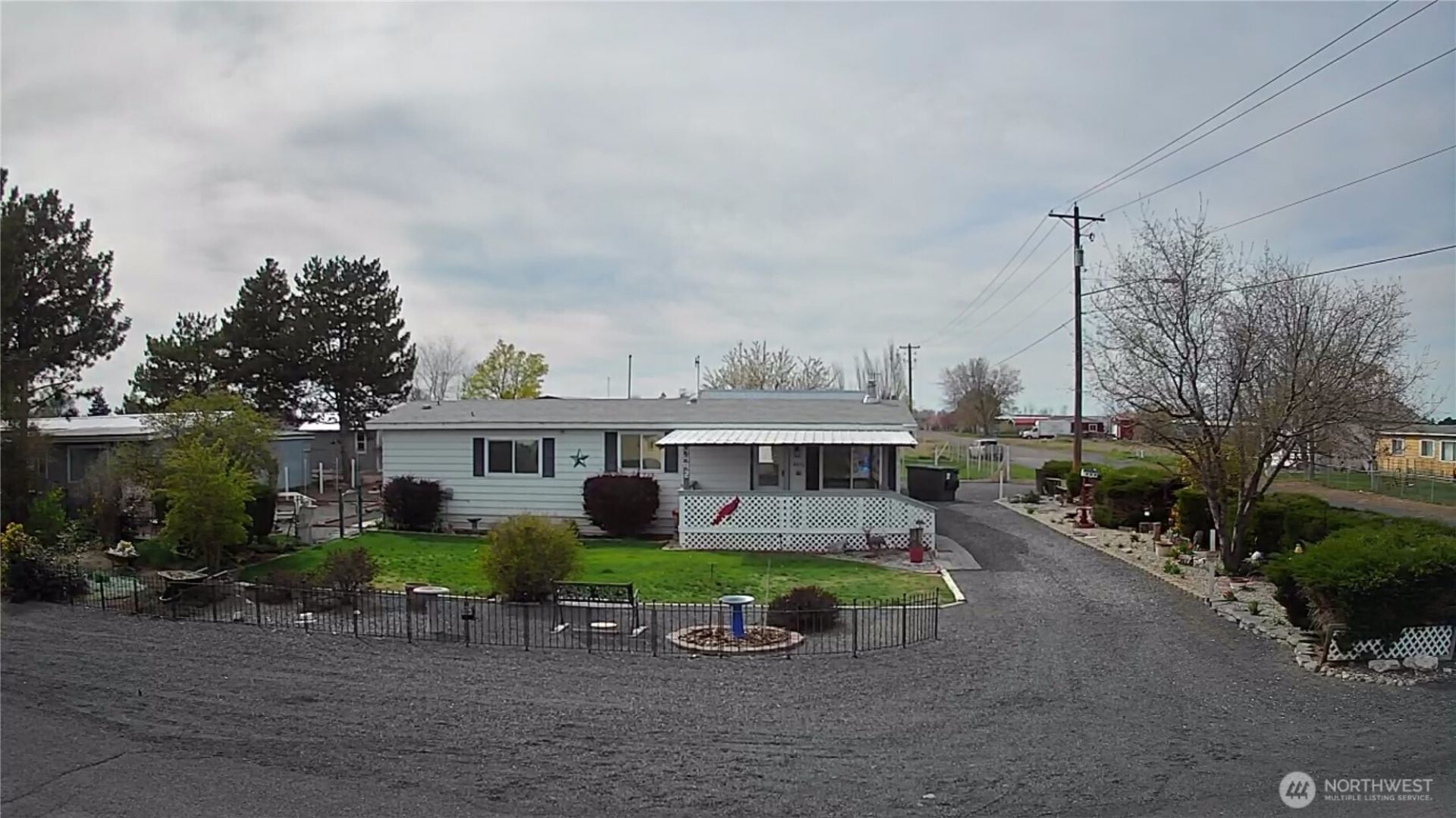 4492 Jackie Drive NE primary photo