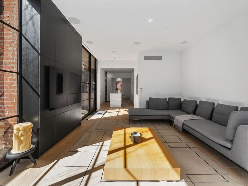 636 Mohawk Street, Columbus, OH 43206 Photo 8