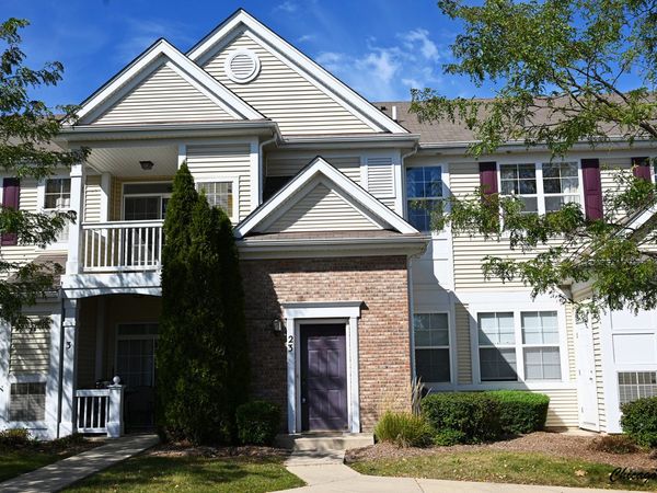 2225 Aurora Drive , Unit 23, Pingree Grove, IL 60140