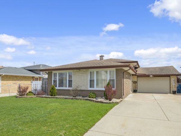 8037 Mcvicker Avenue , Burbank, IL 60459