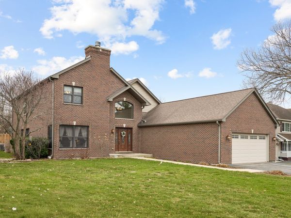 23w531 W Walnut Rd Road , Roselle, IL 60172