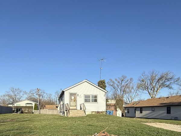 4908 Cross Street , Downers Grove, IL 60515