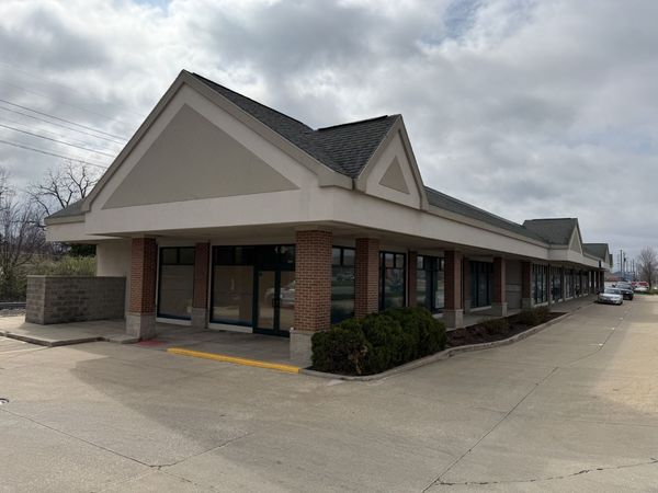 2020 S Neil Street , Champaign, IL 61820