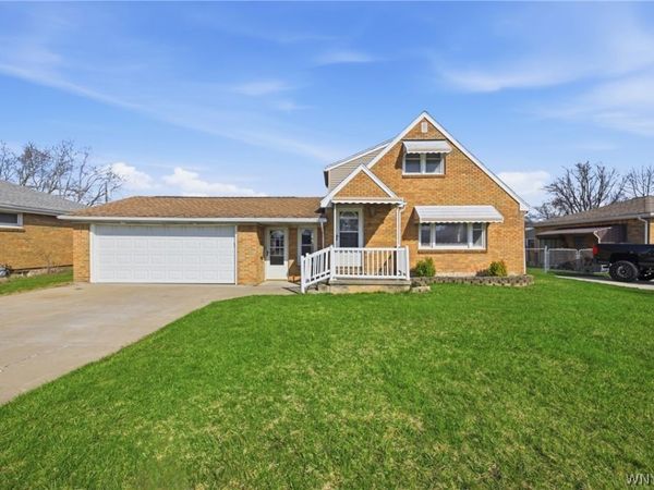 155 Fieldcrest Court , Buffalo, NY 14224