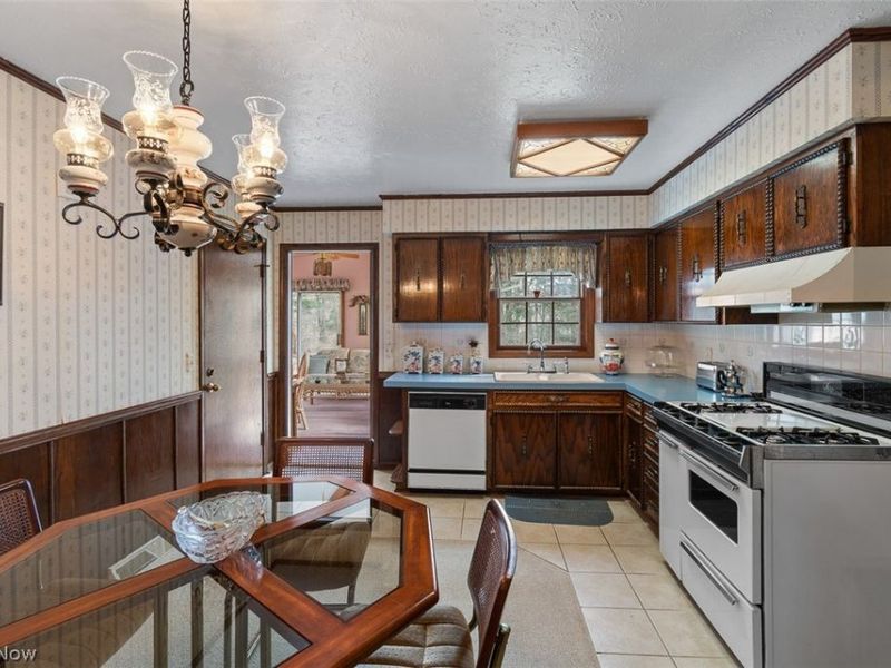 525 Narragansett Drive , Tallmadge, OH 44278 Photo 7