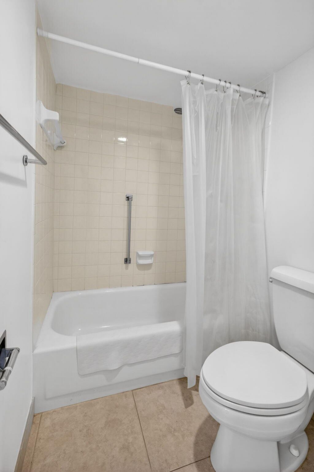 2800 N Ocean Drive, Unit B24d, Singer Island, FL 33404 Photo