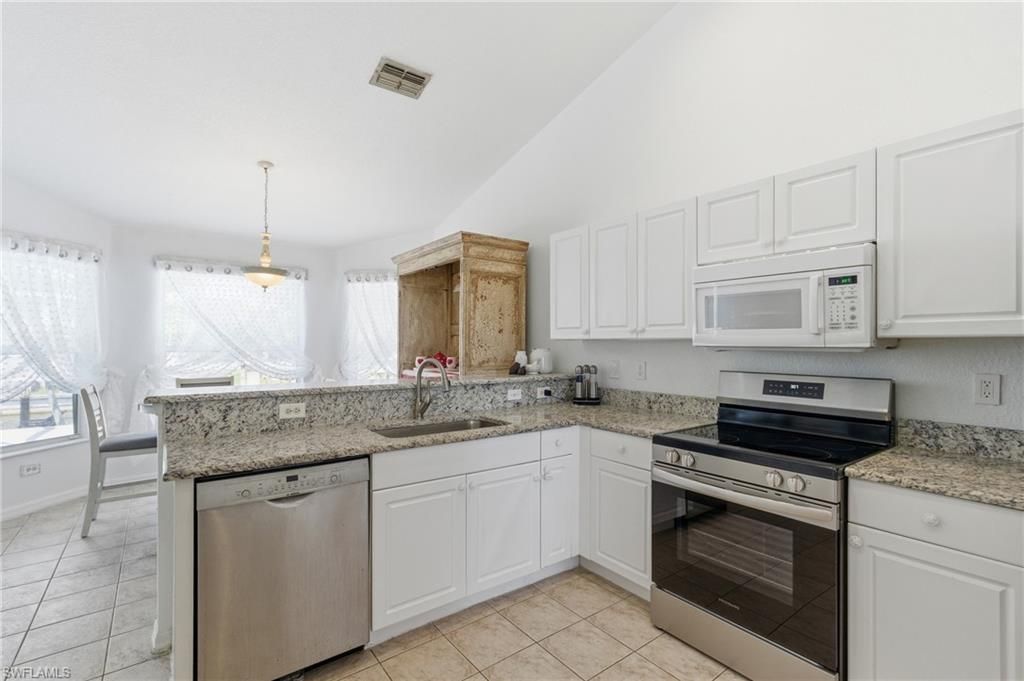 2105 SW 29th Ter, Cape Coral, FL 33914 Photo