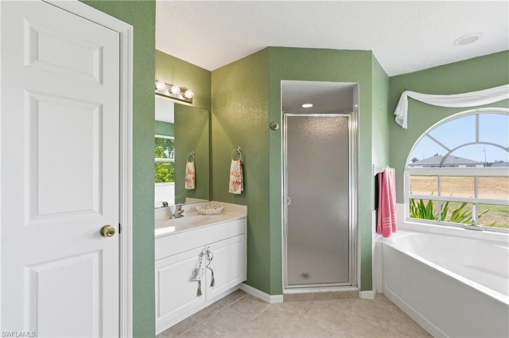 2105 SW 29th Ter, Cape Coral, FL 33914 Photo
