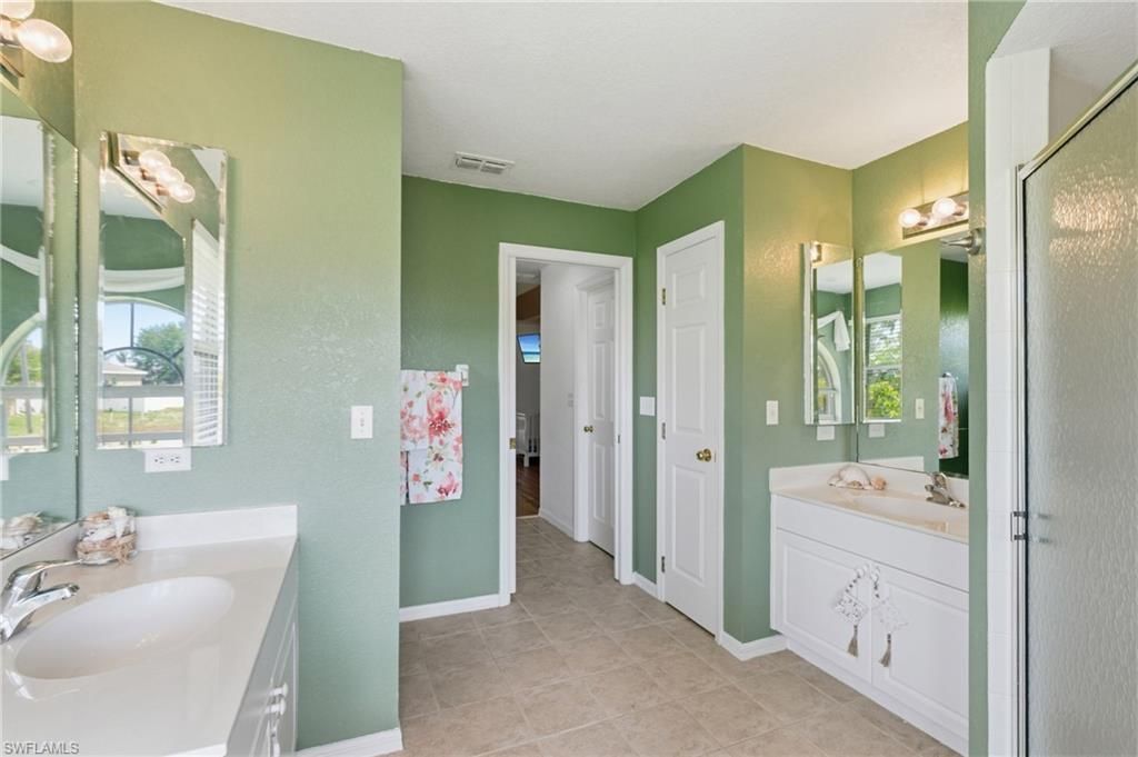 2105 SW 29th Ter, Cape Coral, FL 33914 Photo
