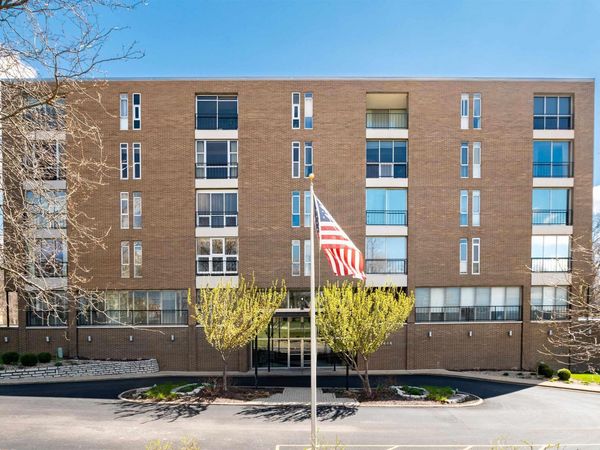 4444 N KNOXVILLE Avenue, Unit 308, Peoria, IL 61614