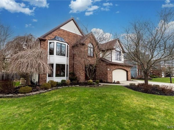 379 Wood Acres Drive, Amherst, NY 14051