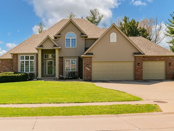 3475 Lundy Lane , Bettendorf, IA 52722