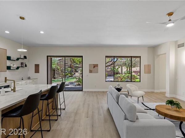 17 Winding Road, Henderson, NV 89052