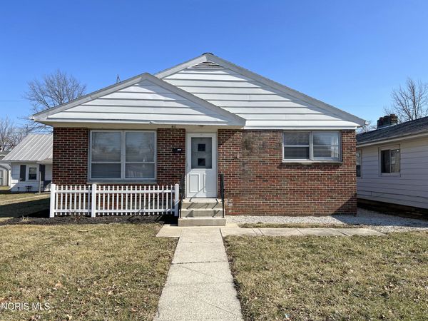 411 S Collinwood Boulevard, Fremont, OH 43420
