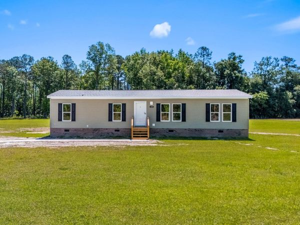 105 Retired Ave., Marion, SC 29571