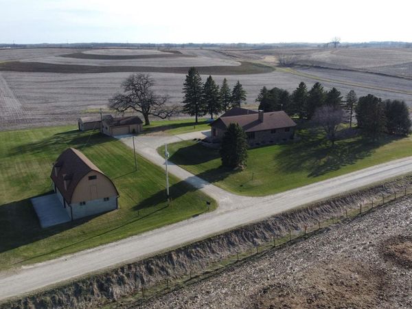 9413 208th Street, West Union, IA 52175