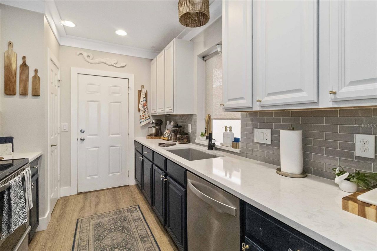 7242 Hamilton Road, Bradenton, FL 34209 Photo