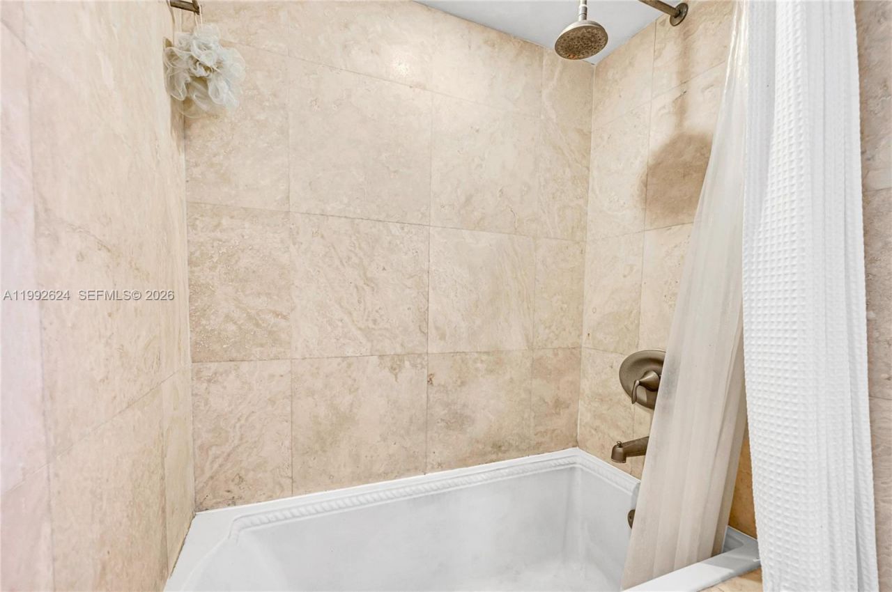 1228 West Ave , Unit 209, Miami Beach, FL 33139 Photo